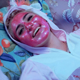 Masque peel-off néon - Glow in pink Selfie project masque sur le visage