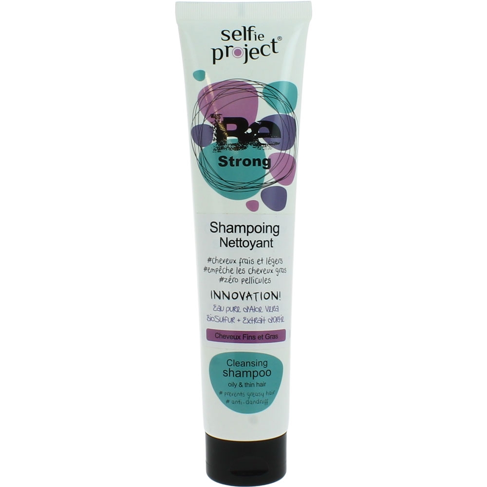Bouteille de shampoing nettoyant be strong de marque Selfie project