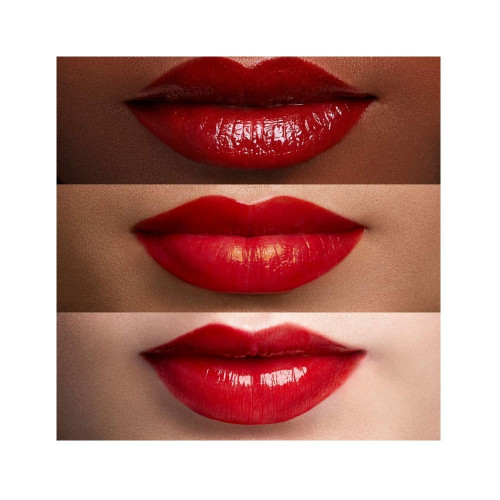 Rouge à lèvres Color Riche Shine - 352 Beautyguru porté