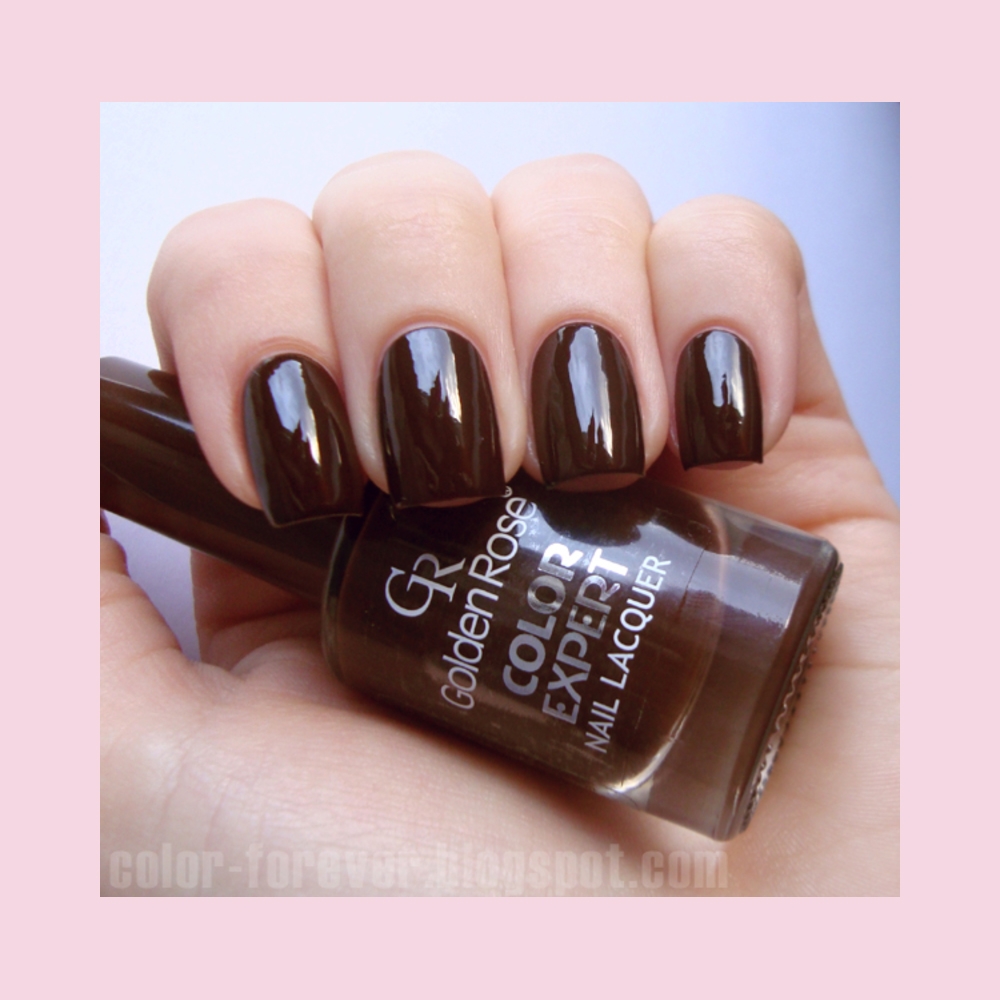 Vernis à ongles Color Expert - 75 porté Vernis à ongles Color Expert - 75 porté