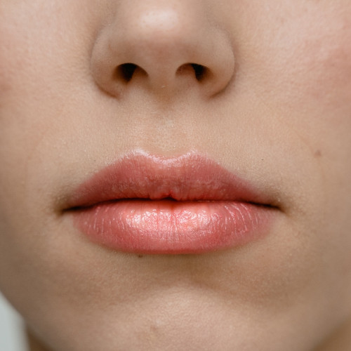 Gloss repulpant Hot Shot | Brillant à lèvres| SAGA Cosmetics