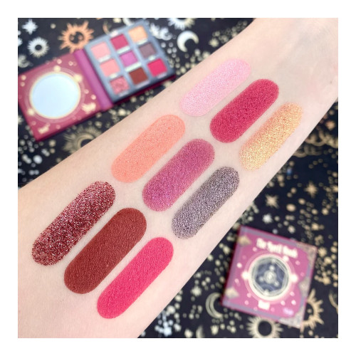 Swatch Palette 9 fards à paupières - The spell book - Lust - RUDE Cosmetics