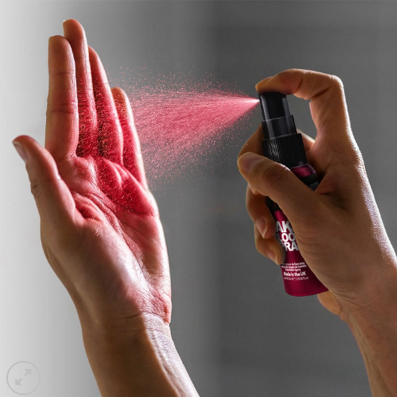 Spray faux sang à petit prix - Maquillage Halloween réaliste Spray faux sang à petit prix - Maquillage Halloween réaliste
