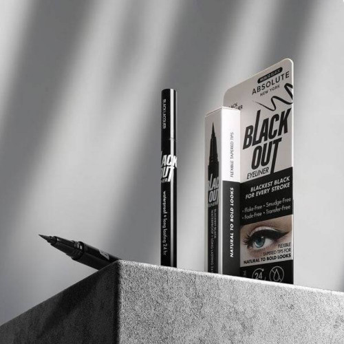 Eyeliner precision noir - petits prix maquillage - SAGA COSMETICS