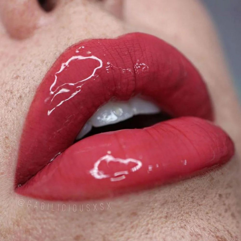 Swatch rouge à lèvres Honey Glazed - Cinnamon twist